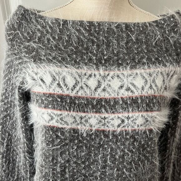 Anthropologie Sleeping on Snow Off-Shoulder Gray and White Sweater NWOT SZ M - Picture 4 of 11